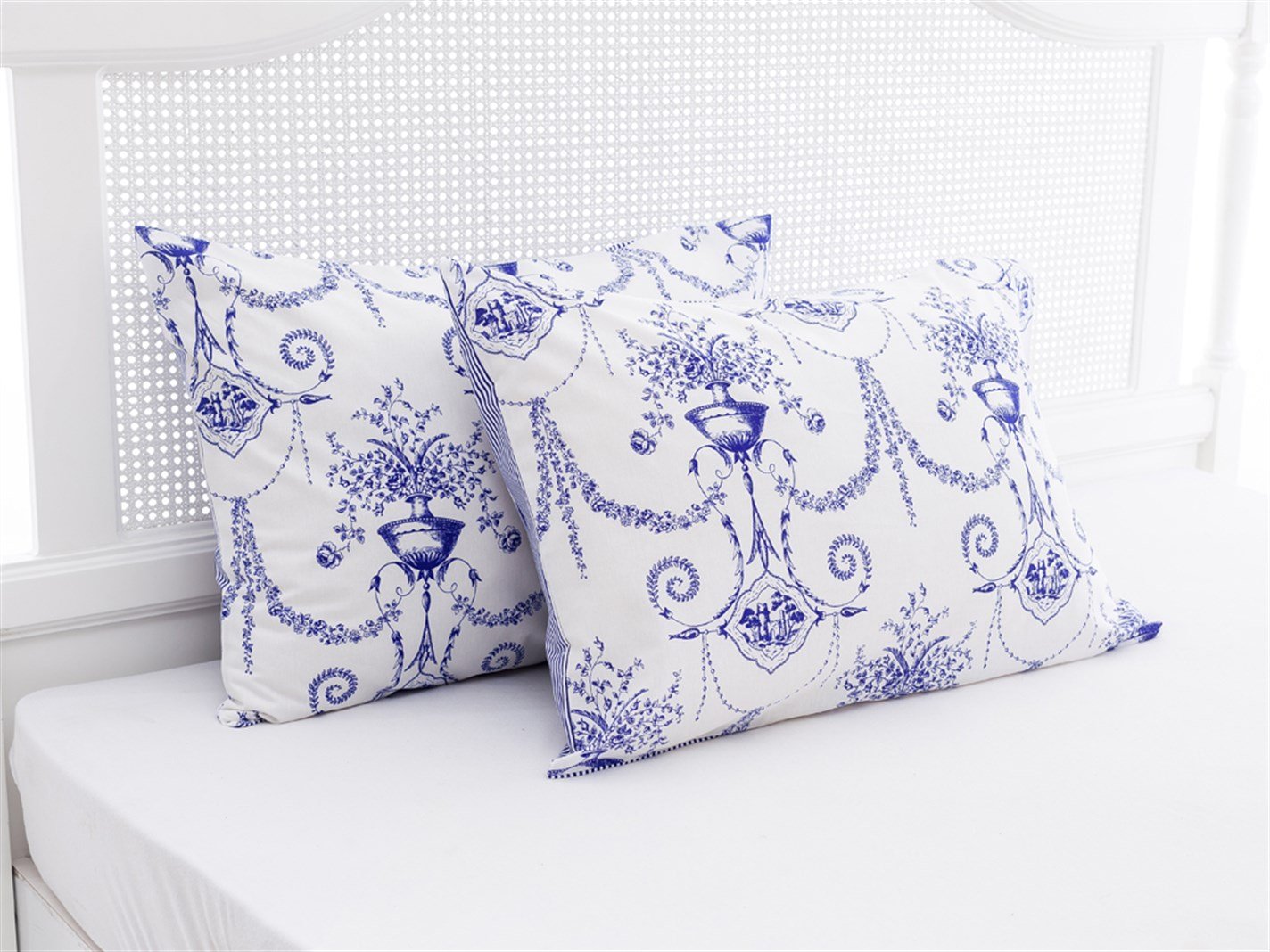 Romantic istoric # 2 set 50x70 cm Albastru inchis