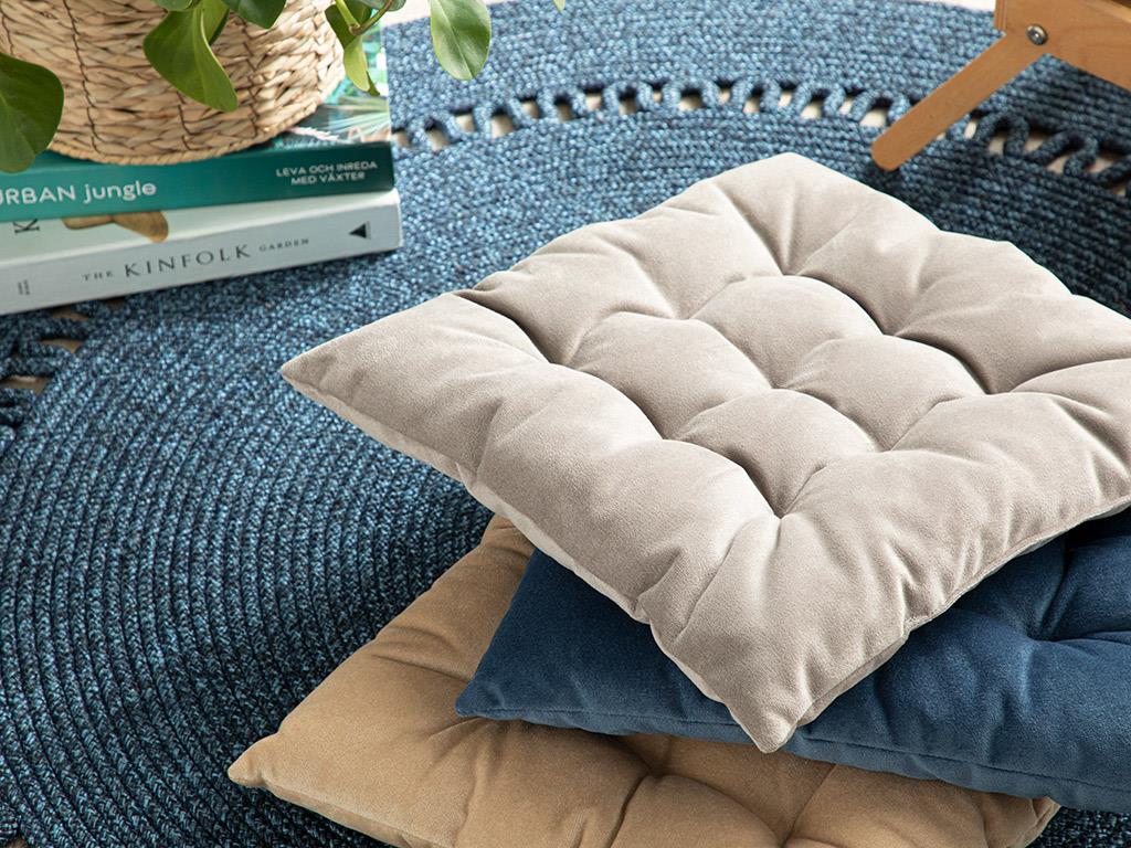 Sandy Square Velvet Armchair Cushion 40x40 cm Light Brown.