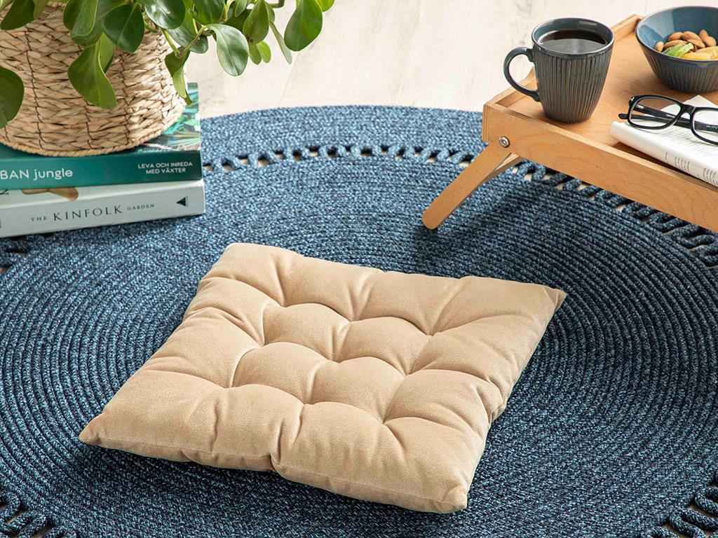 Sandy Square Velvet Armchair Cushion 40x40 cm Light Brown.