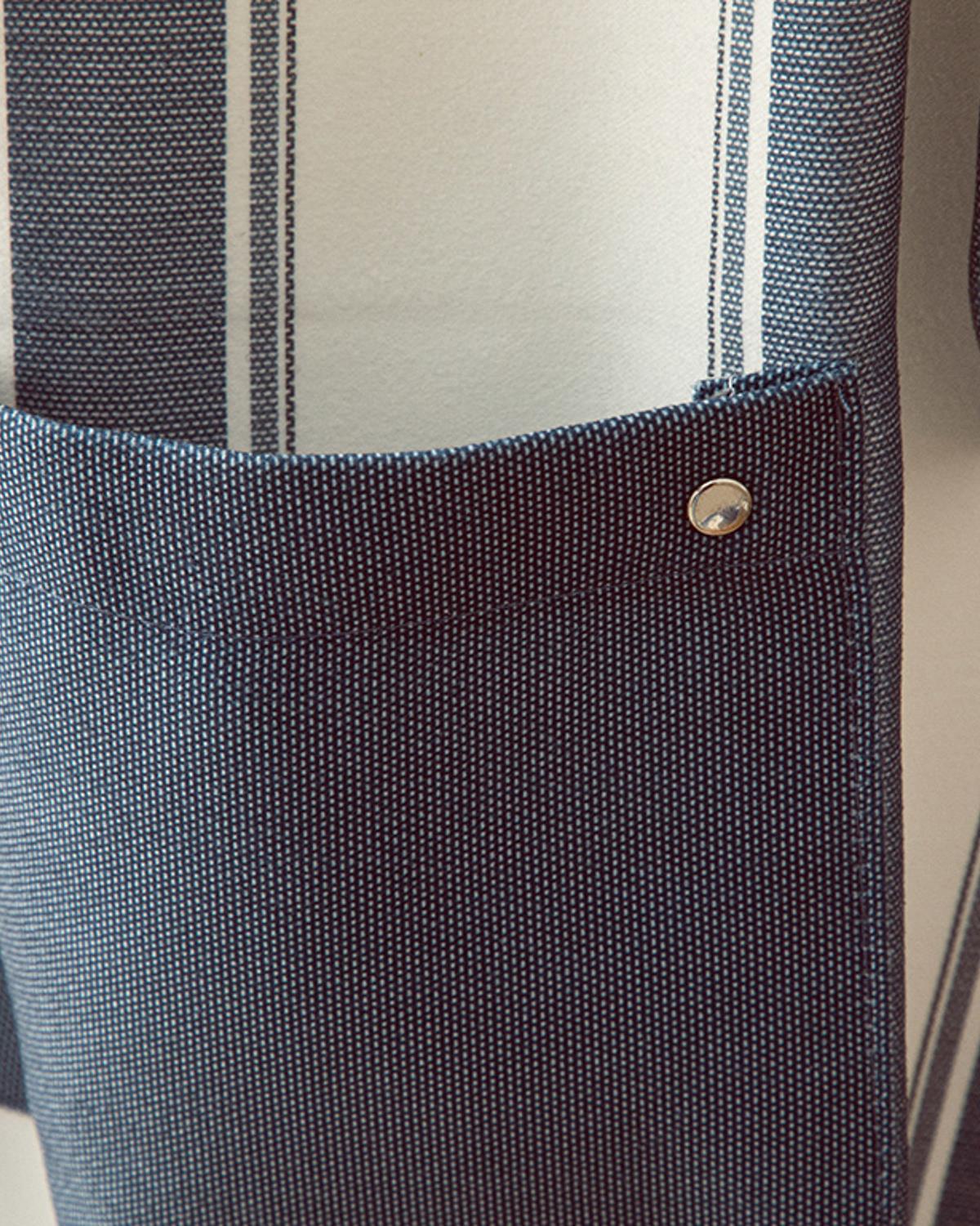 Set șorț bucătărie, mănusă și suport textil termorezistente, Blue Lines, poliester, 65x75 cm, bleumarin