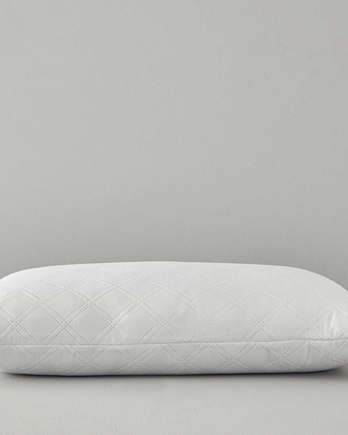 Star Quilted Pillow Protector 50x70 cm White