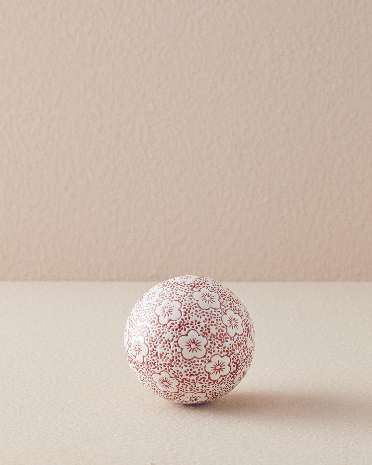 Tinna Porcelain Decorative Object 7,5 cm Red
