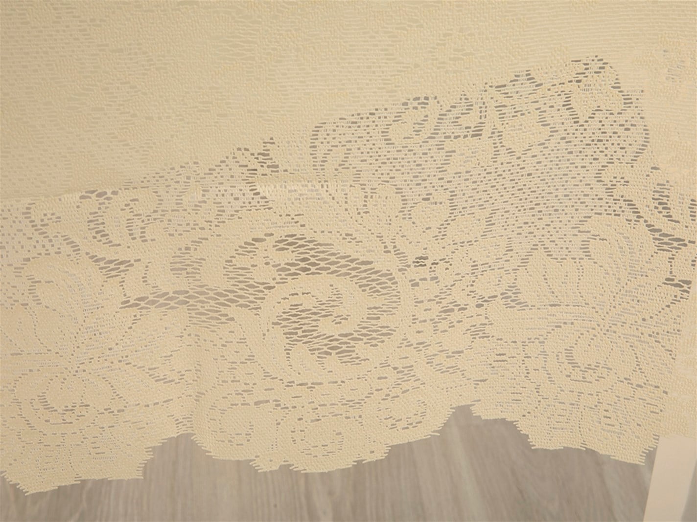 Trandafir mare Guipure  152x228 cm Fildeş