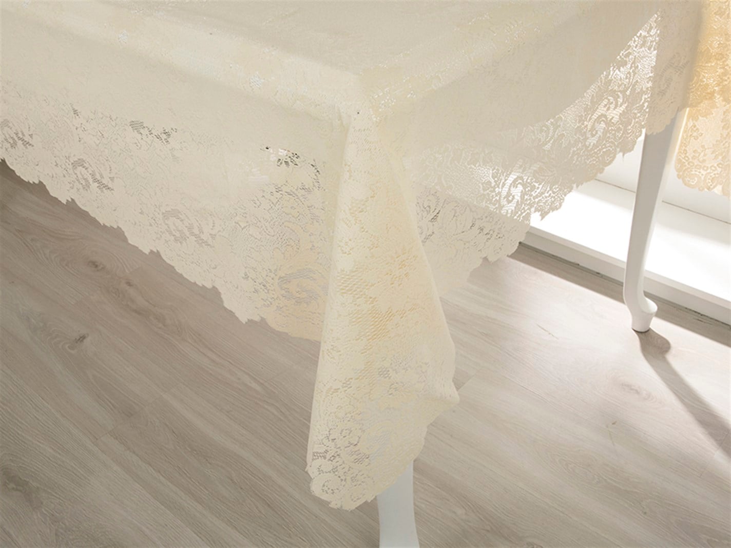 Trandafir mare Guipure  152x228 cm Fildeş