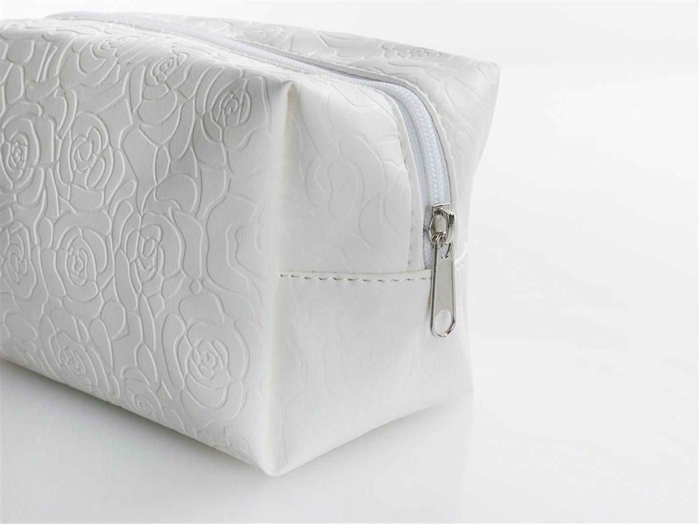 Trandafiri glam Cosmetic  18x10 cm Alb