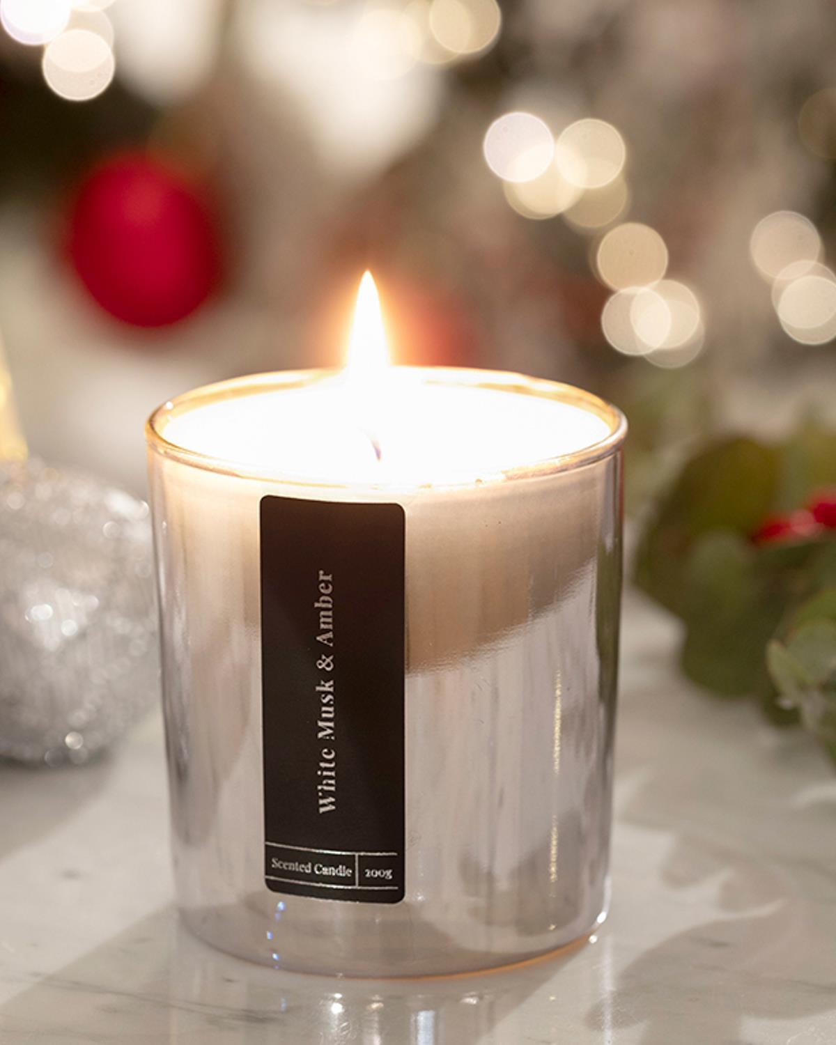 White Musk & Amber Scented Candle 210 gr Silver.