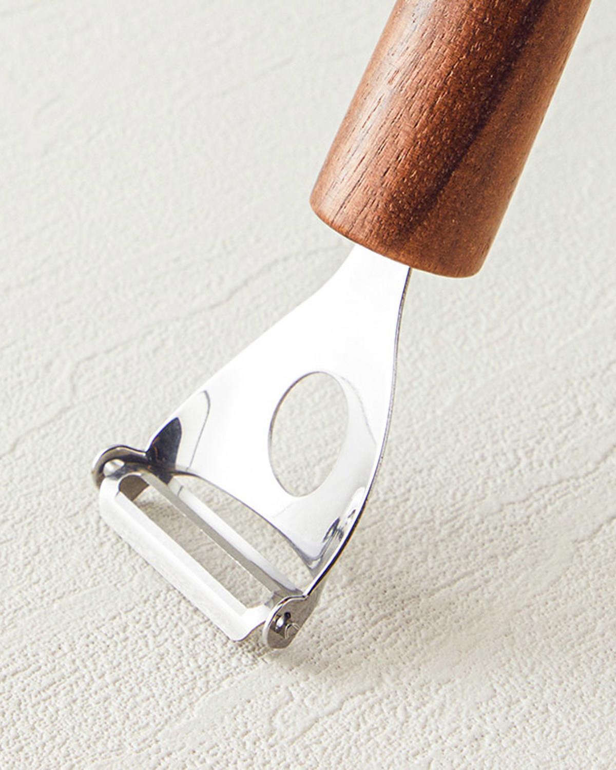 Woody Peeler Oțel Aparat De Curățat Fructe Și Legume Ustensilă Bucătărie 12 cm Cafeniu
