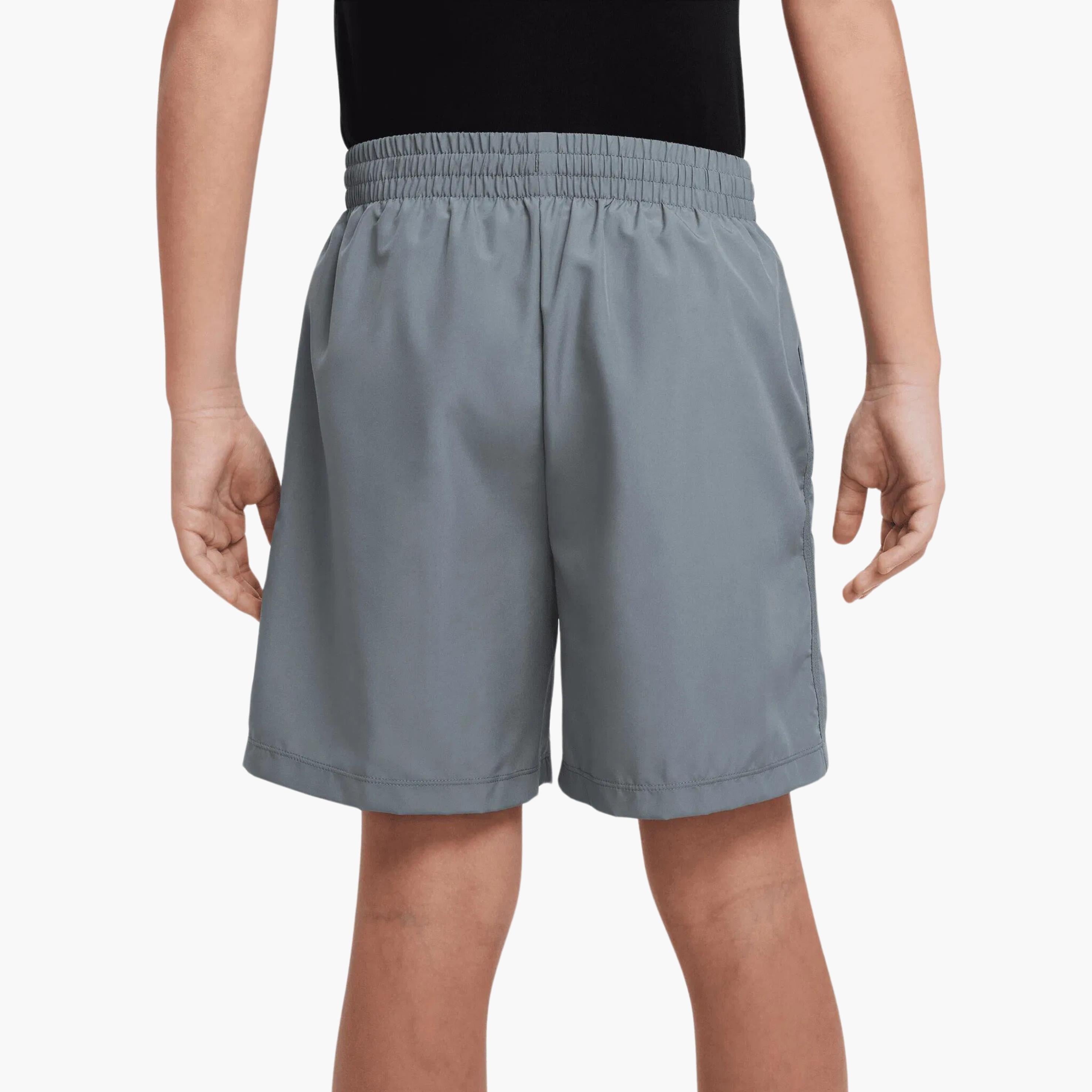  Nike Multi Dri-FIT Genç Çocuk Antrenman Şortu