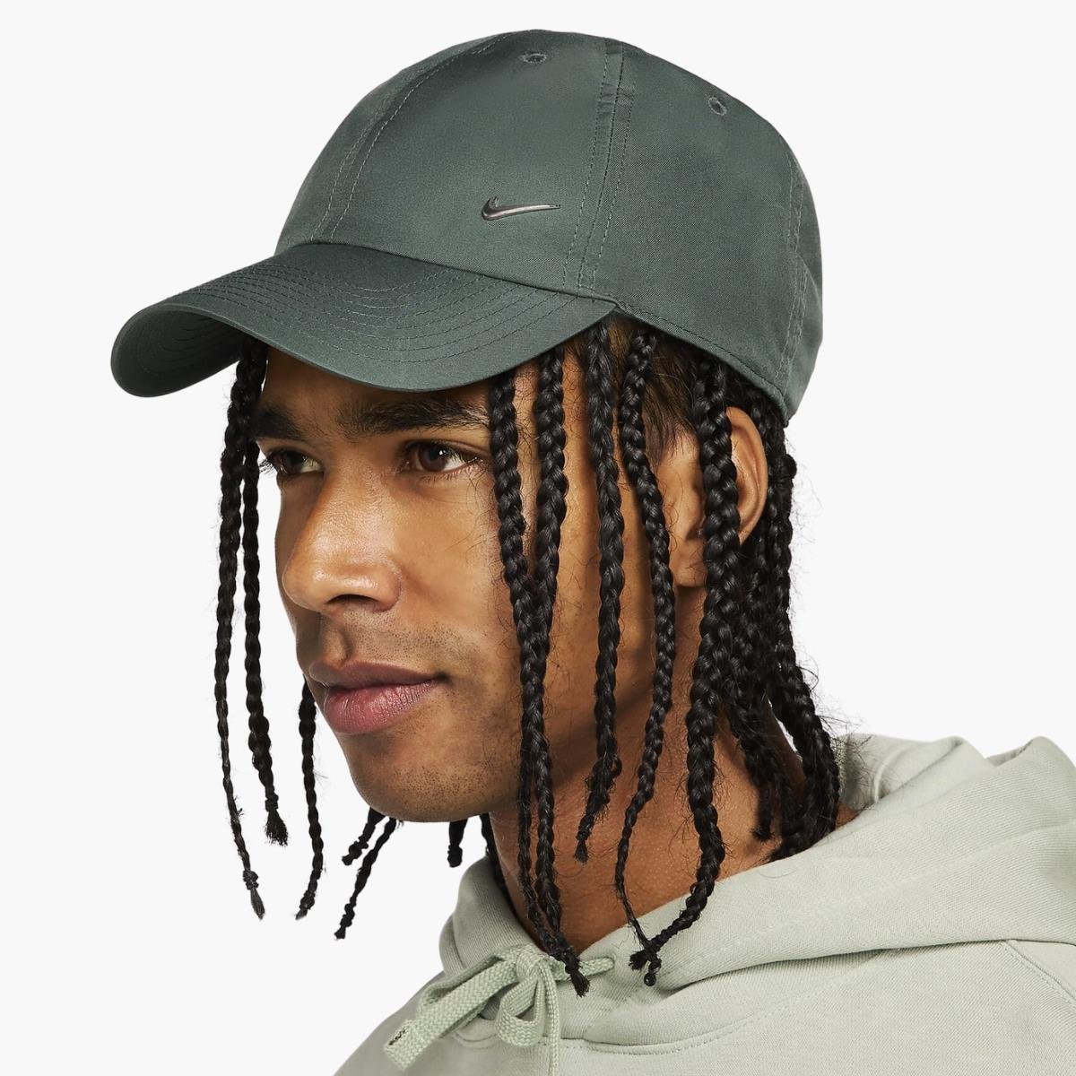 Nike Dri-FIT Club Yumuşak Metal Swoosh Şapka