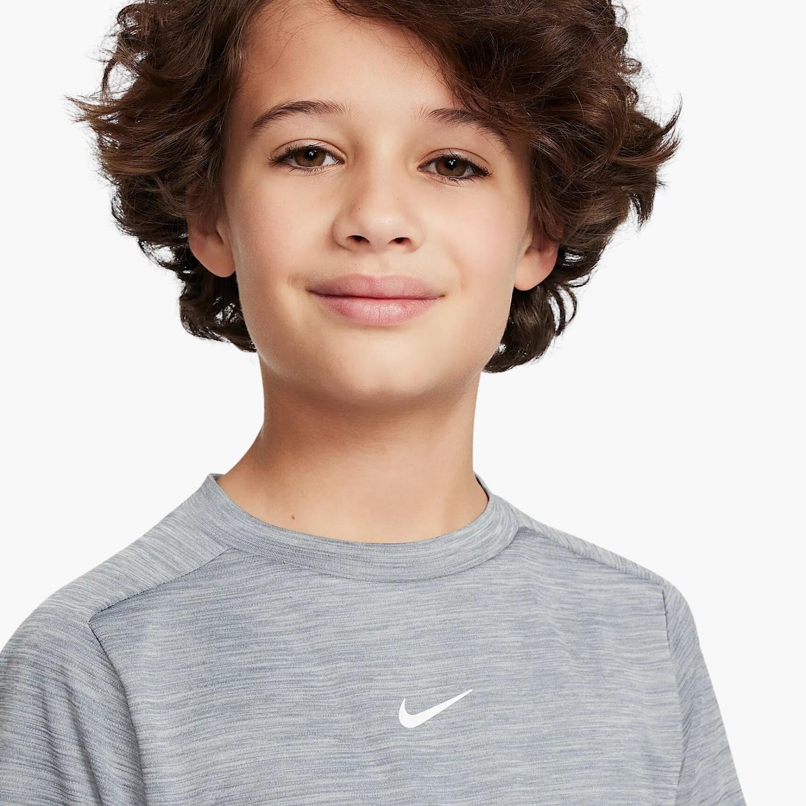 Nike Dri-FIT Multi Genç Çocuk Tişört