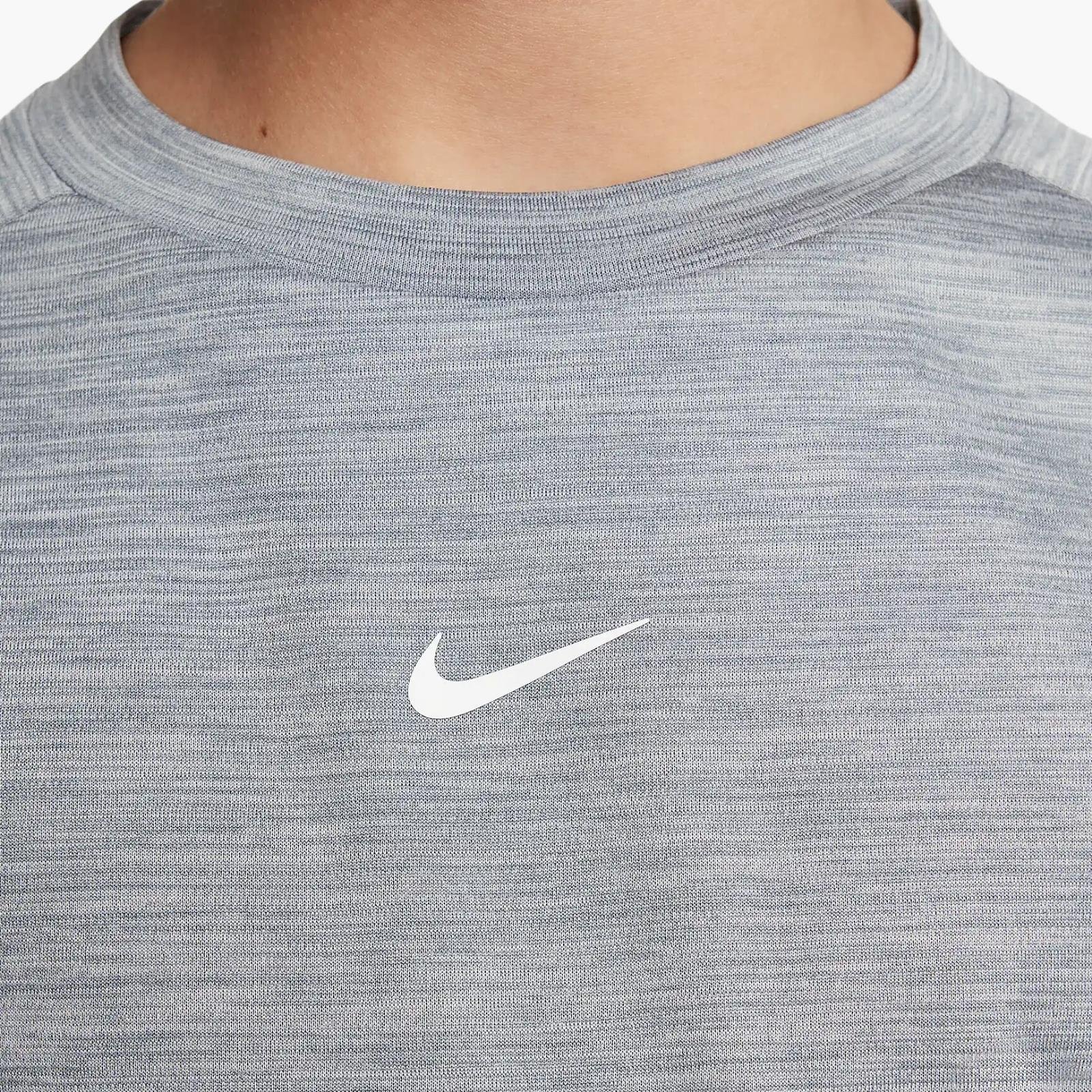 Nike Dri-FIT Multi Genç Çocuk Tişört
