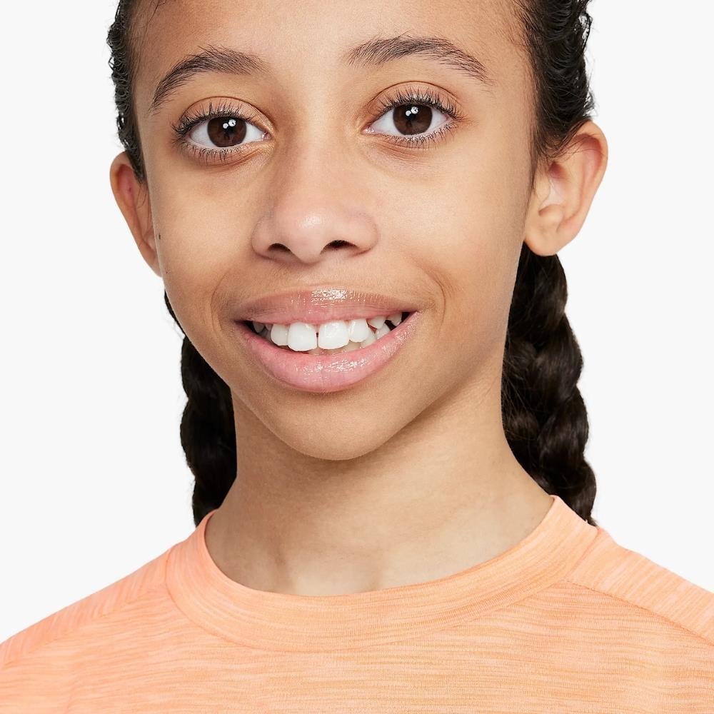 Nike Dri-FIT Multi Genç Çocuk Tişört - Somon