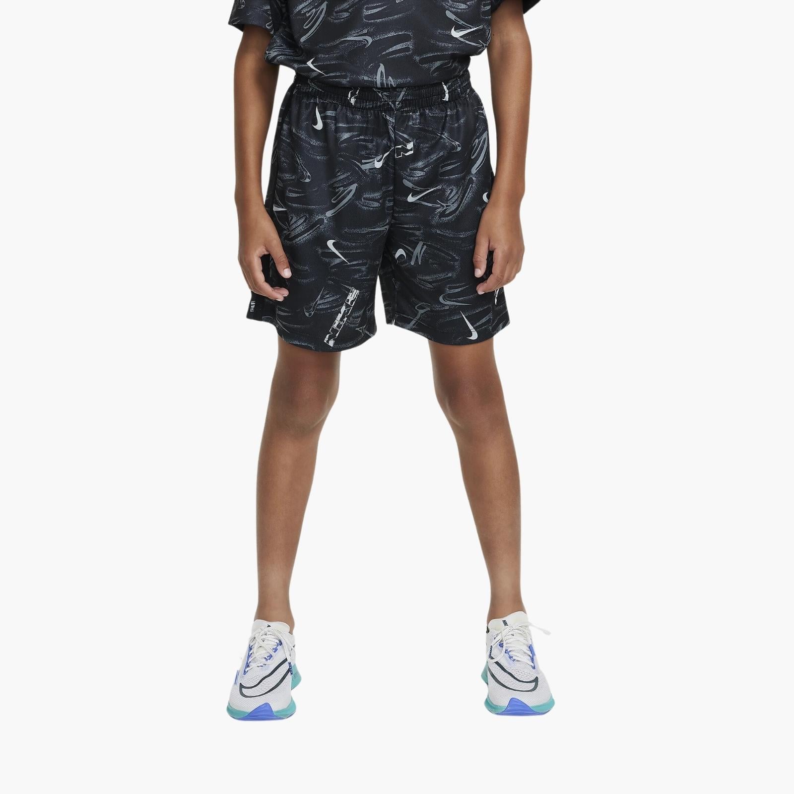 Nike Multi Dri-FIT Genç Çocuk Şortu