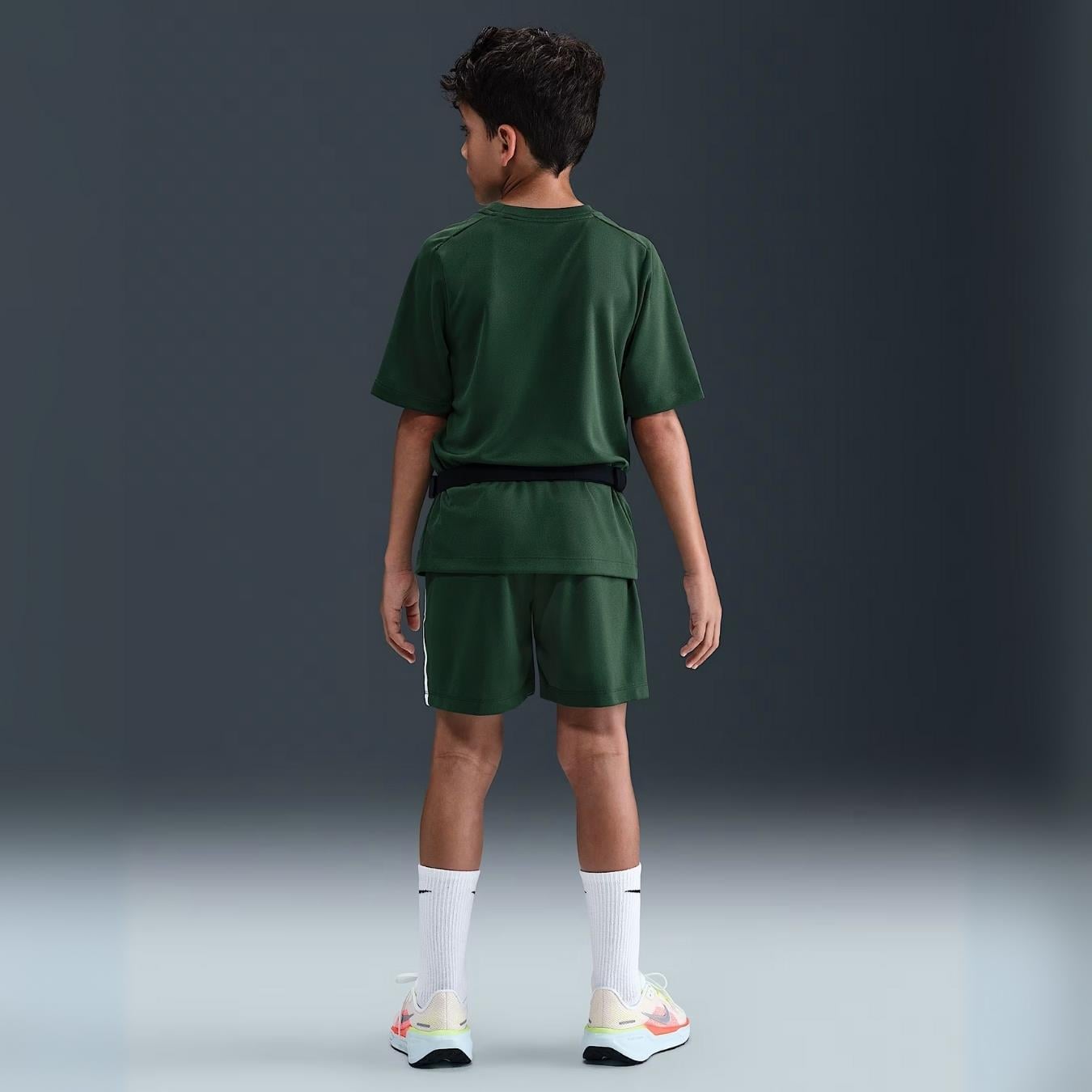 Nike Multi Dri-FIT Genç Çocuk Şortu - Koyu Yeşil
