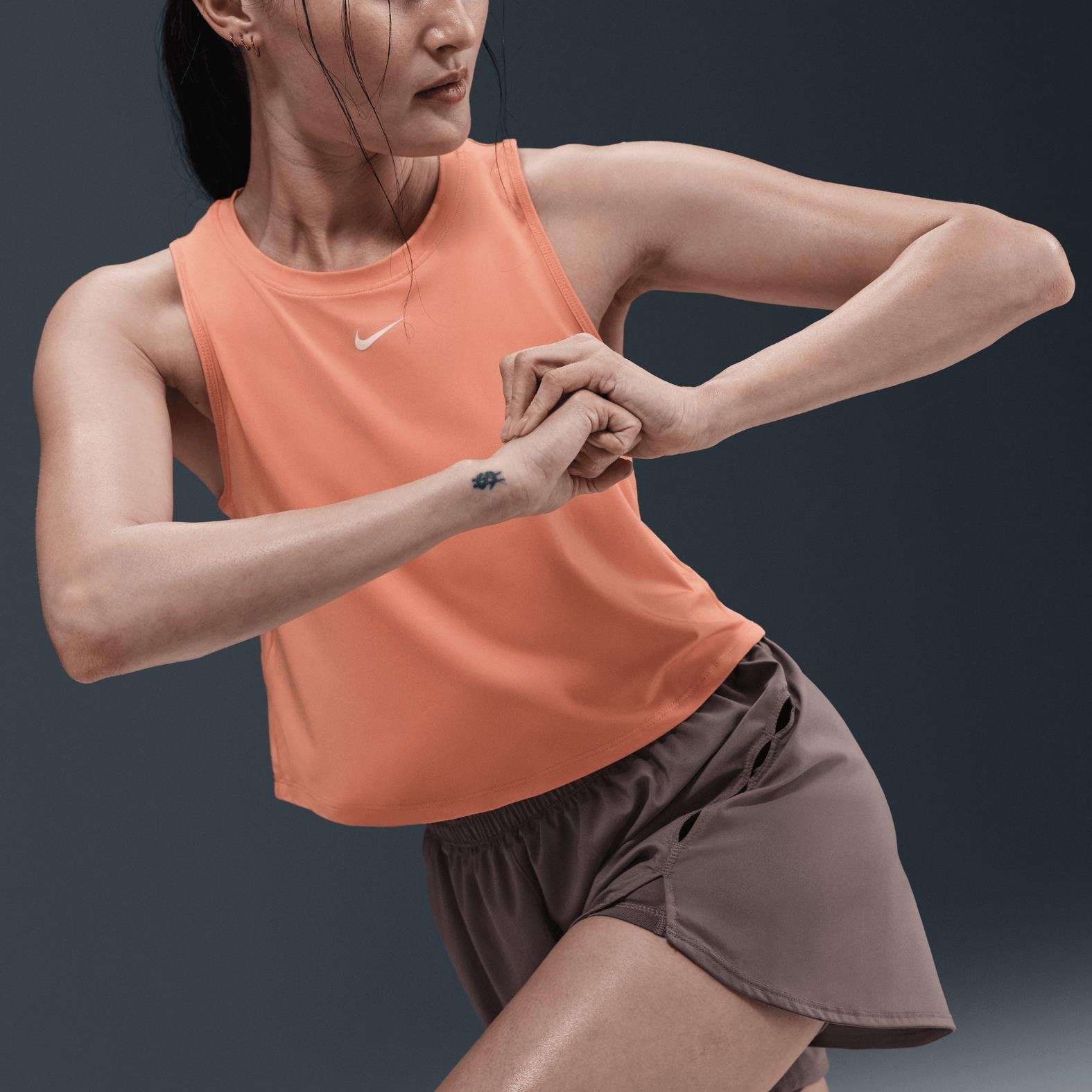 Nike One Classic Dri-Fit Kadın Crop Atleti