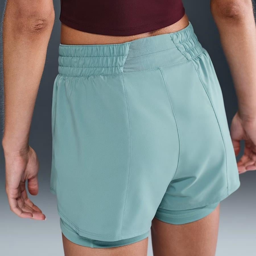 Nike One Dri-FIT Yüksek Bel 8 cm 2'si 1 Arada Şort 