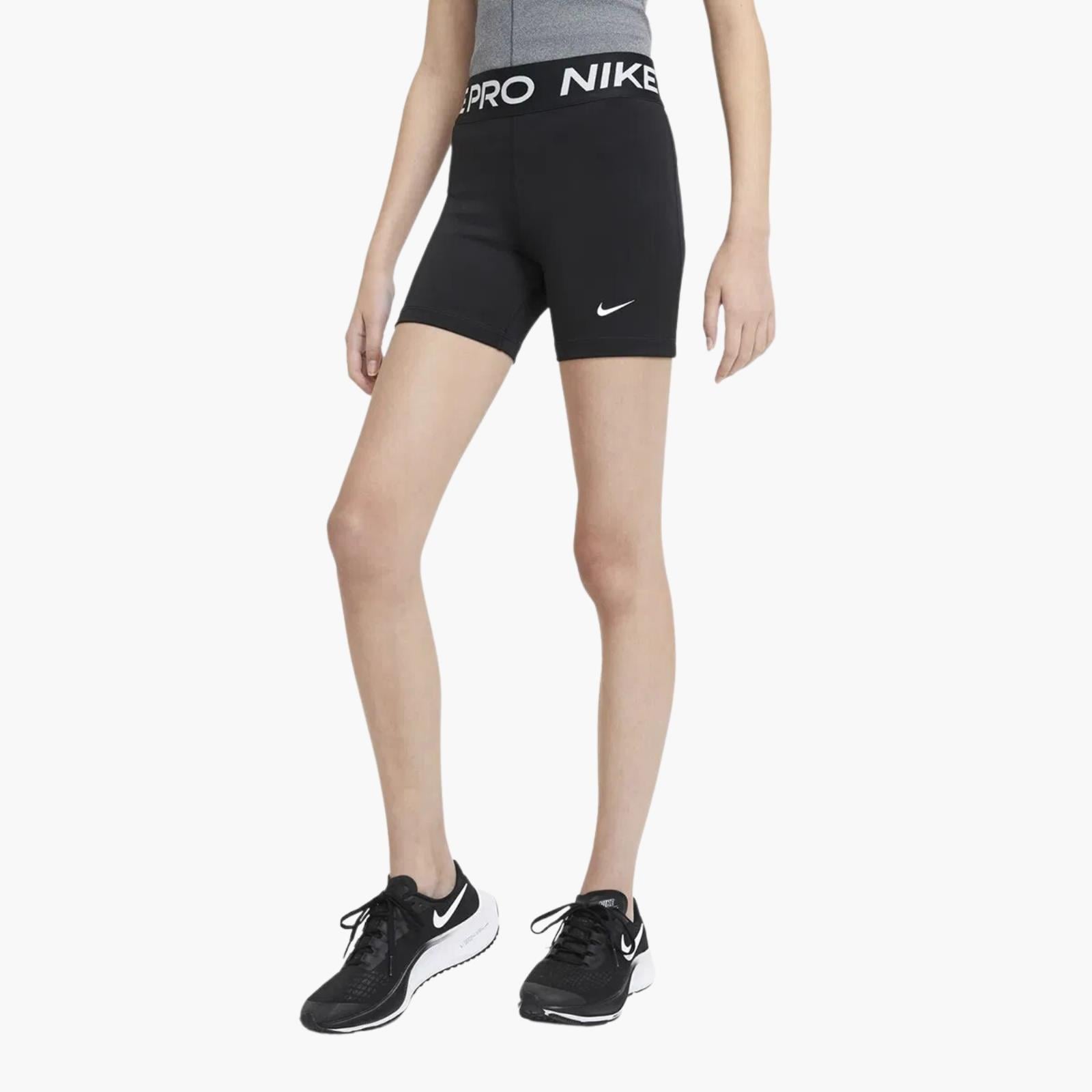 Nike PRO Dri-FIT 3'ü 1 Arada 8 cm Genç Kız Şortu