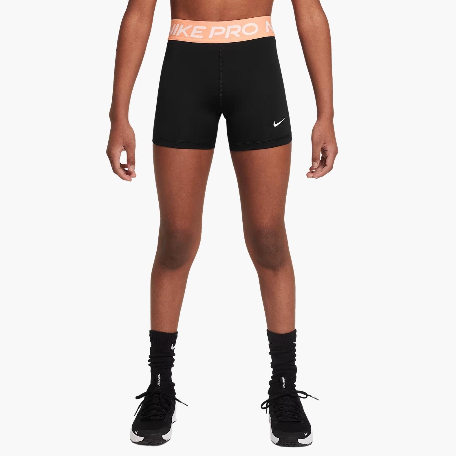 Nike Pro Dri-FIT 3'ü 1 Arada 8 cm Genç Kız Şortu - Siyah