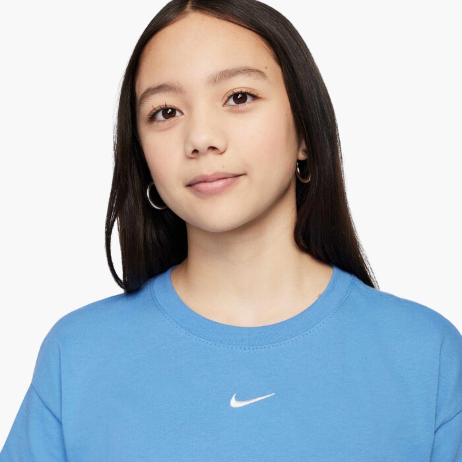 Nike Sportswear Essentials Genç Kız T-Shirt