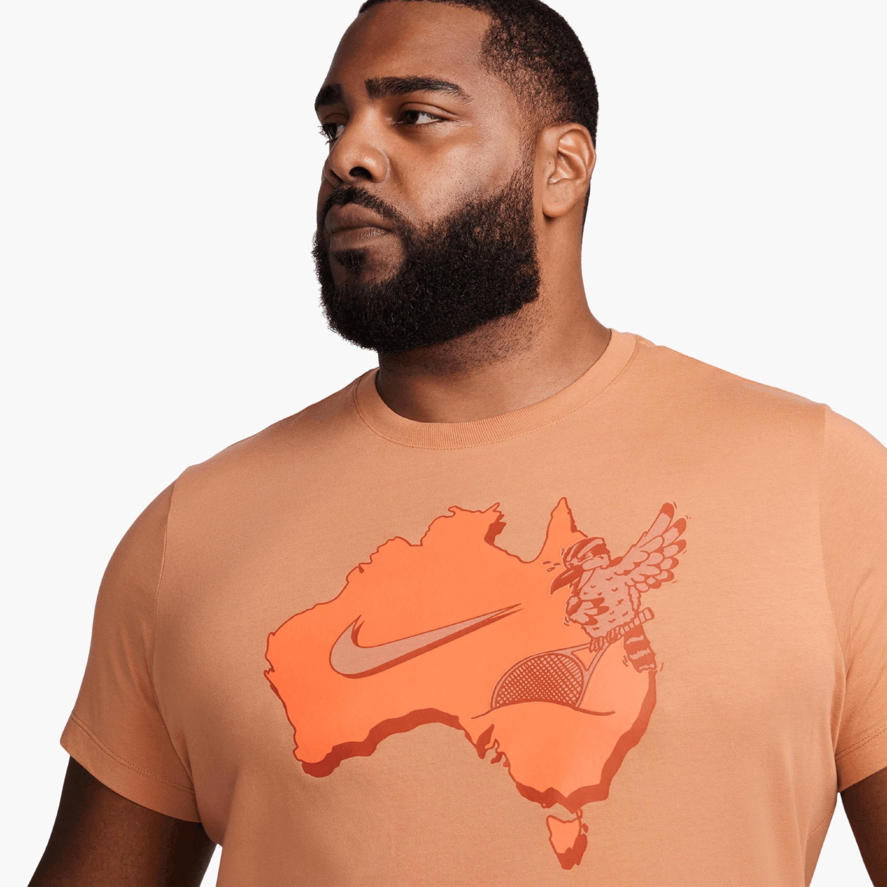 NikeCourt Dri-FIT Erkek Baskılı T-Shirt