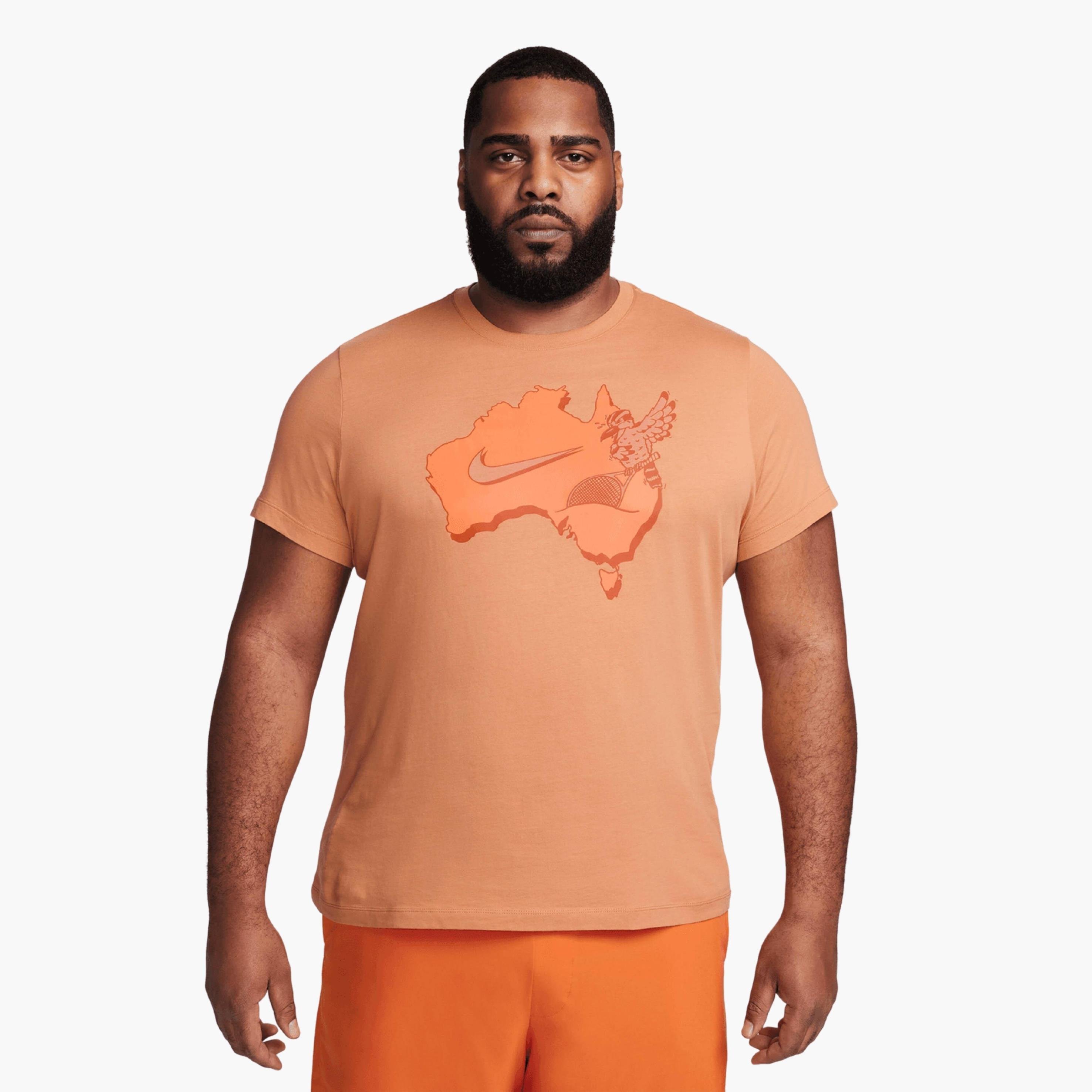 NikeCourt Dri-FIT Erkek Baskılı T-Shirt