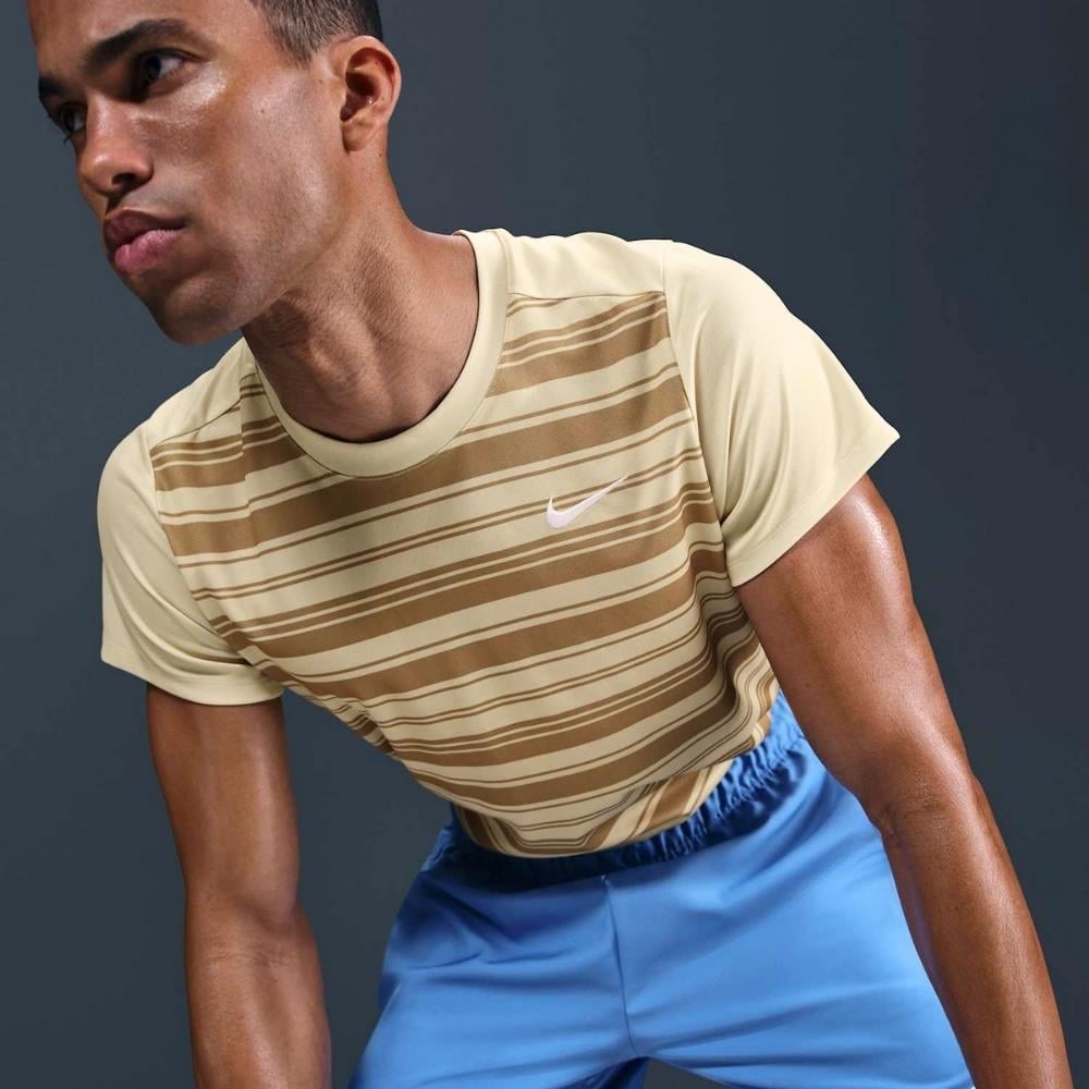 NikeCourt Dri-FIT Victory Tenis T-Shirt - Sarı