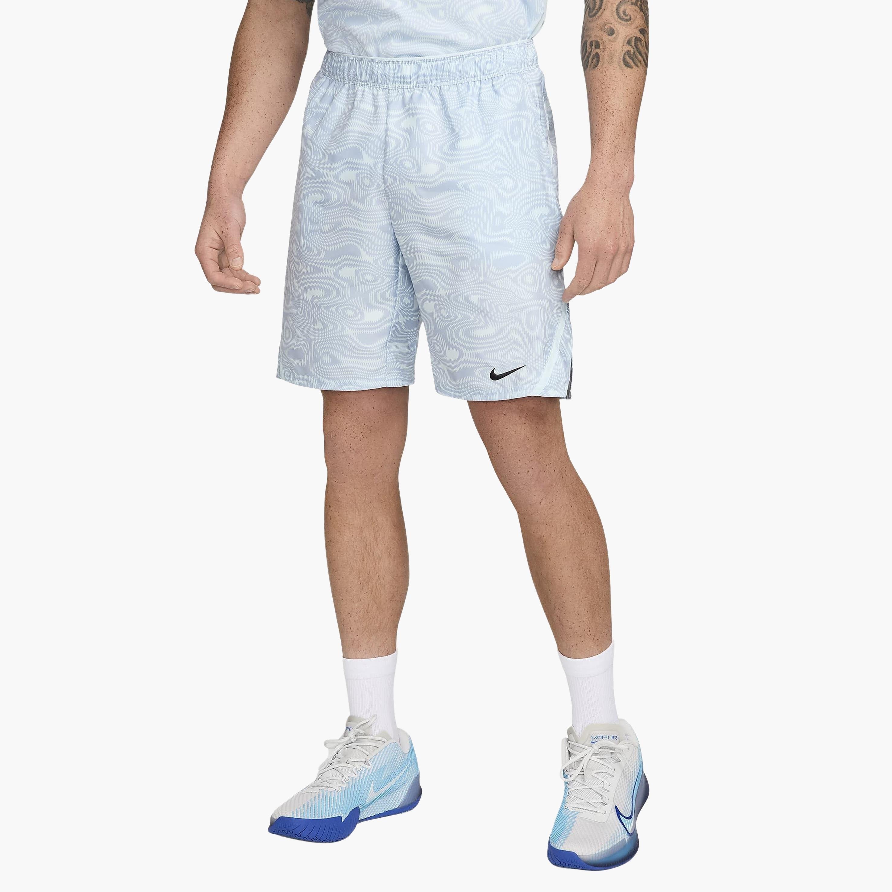 NikeCourt Graphic Victory 23 cm Tenis Şortu