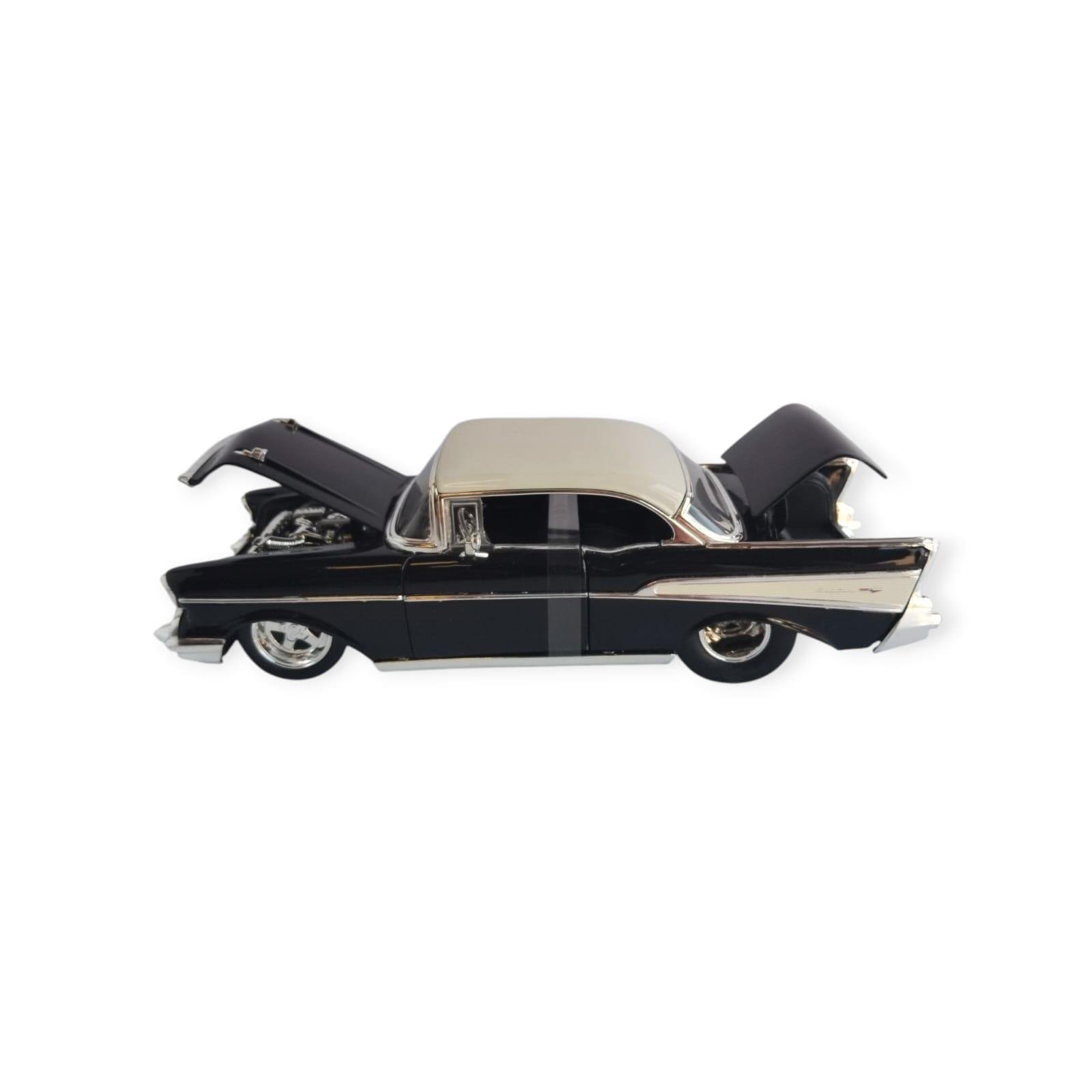 1957 Chevy Bel Air Die Cast Model Araç