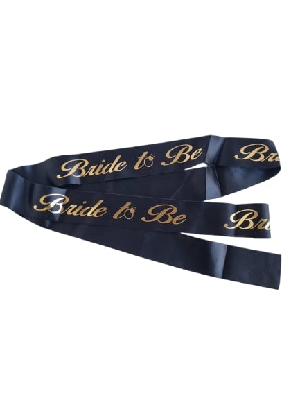 Bride To Be Bekarlığa Veda Kuşak Siyah saten Üstüne Yazı Gold-Altın Varaklı bekarlığa veda kuşağı
