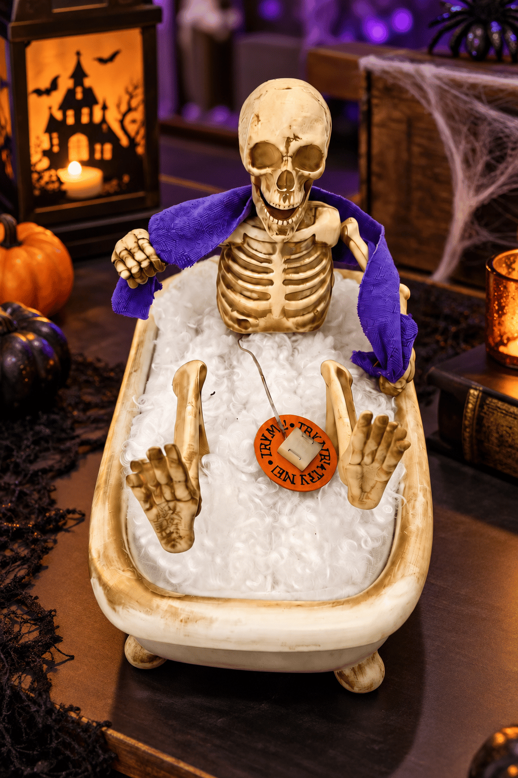 Halloween 26 cm Hareketli Duş Alan İskelet Dekoru – Düğmeli Sesli Cadılar Bayramı