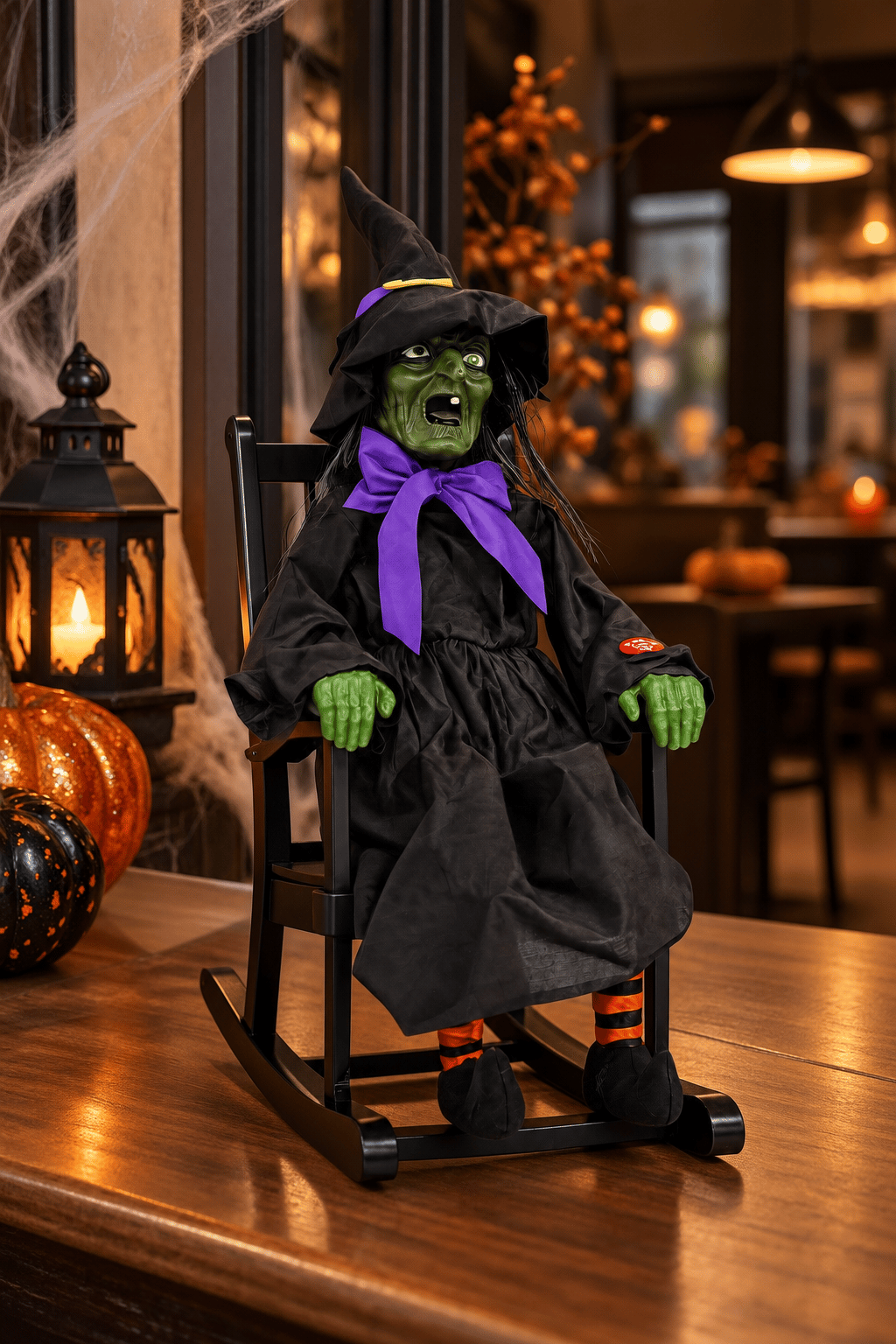 Halloween 44 cm Sesli Sallanan Cadı Dekoru Sandalyeli