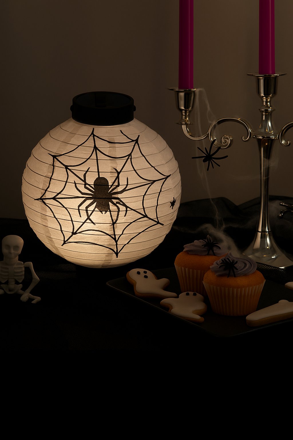 Halloween  Cadılar Bayramı Japon Feneri Pilli 20 cm Beyaz Örümcek Desenli Korku Aksesuarı