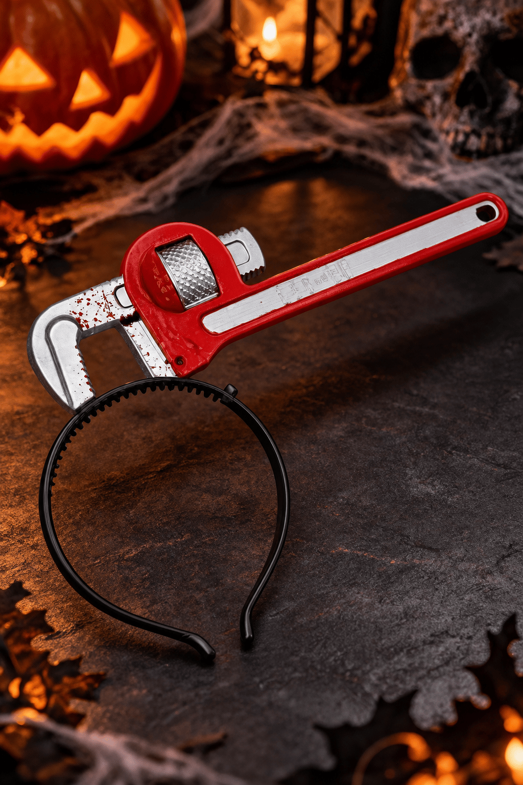 Halloween Kanlı İngiliz Anahtarı Taç