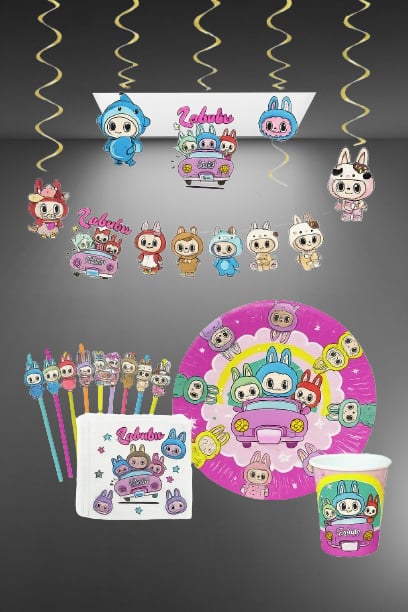 Labubu Temalı 8 adet Tabak+8ad.Bardak+20ad.Peçete+10ad.Körüklü Pipet+Dekoratif Banner+ Asmalı Sarkıt Süs 6lı Labubu Temalı Konsept Set 53 parça