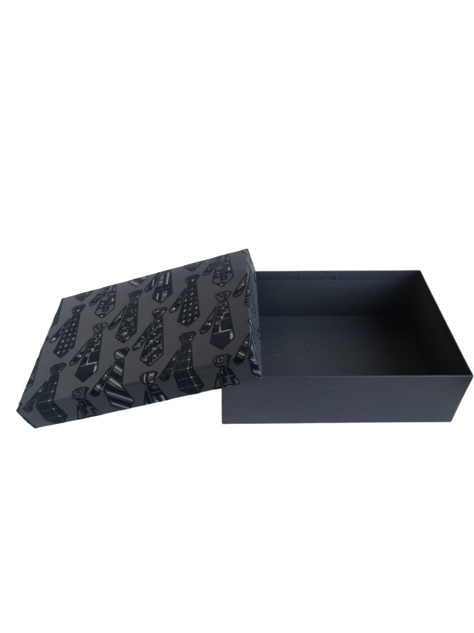 Lüks Erkeğe Özel Hediye kutusu 20x28.5x9cm Siyah Zemin Üstüne Kadife dokulu Kravatlar
