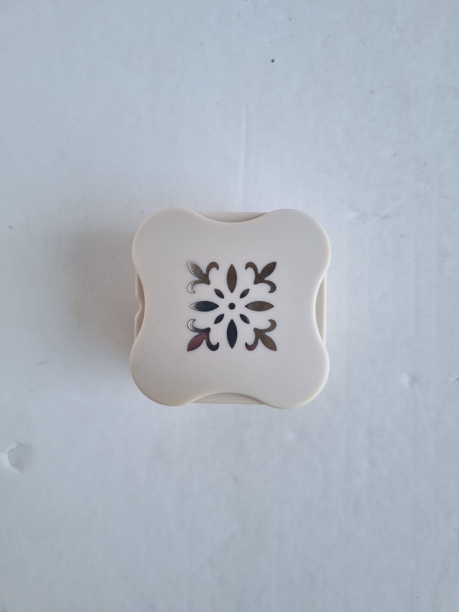 Mıknatıslı her yöne delebilen şekilli delgeç çiçek 4 cm kesen etkinlik punç