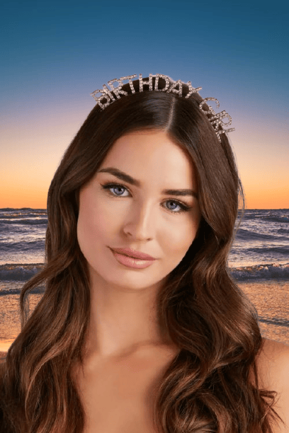Taç Metal Taşlı Birthday Girl yazılı  Rose Gold renkli lüks doğum günü tacı