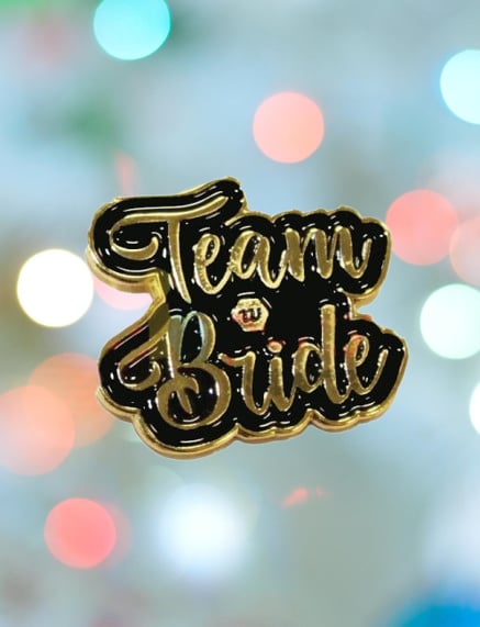 Team bride yazılı yaka rozeti siyah üstü gold yazı Bekarlığa veda Bride to be partisi Gelin nedimeleri
