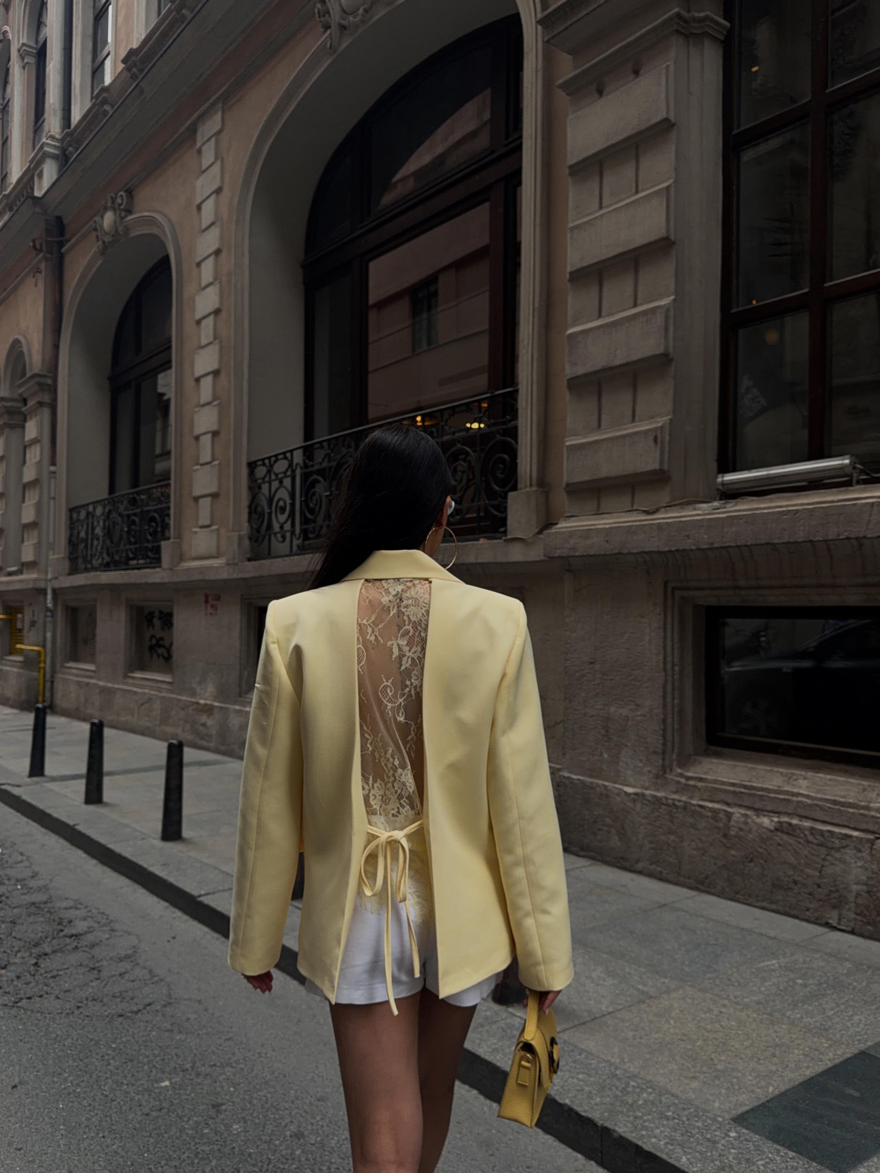 Modern Kesim Sırt Dekolteli Blazer Ceket 6198