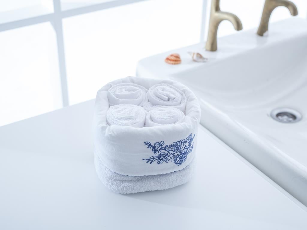 Blue Rose ПОДАРЪЧНА ХАВЛИЯ 4 Set Бродирани 30x45 cm White