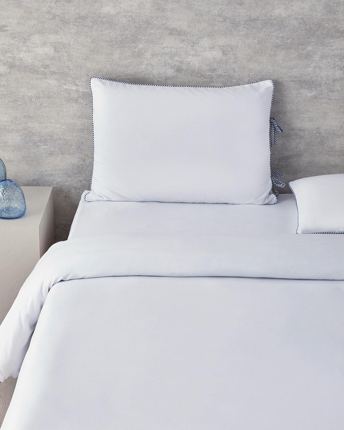 Comfy Plain Спален Комплект Двоен Оксфорд Багрени нишки 200x220 см Бял - Морскосин