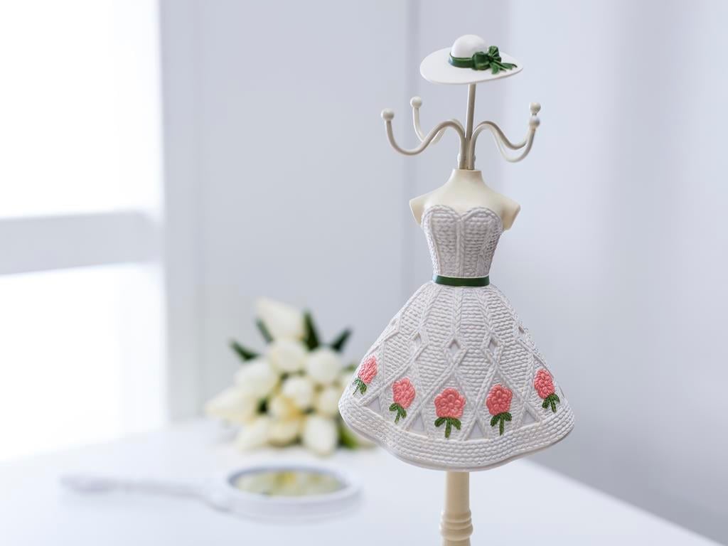 Flora СТАНД ЗА БИЖУТА White