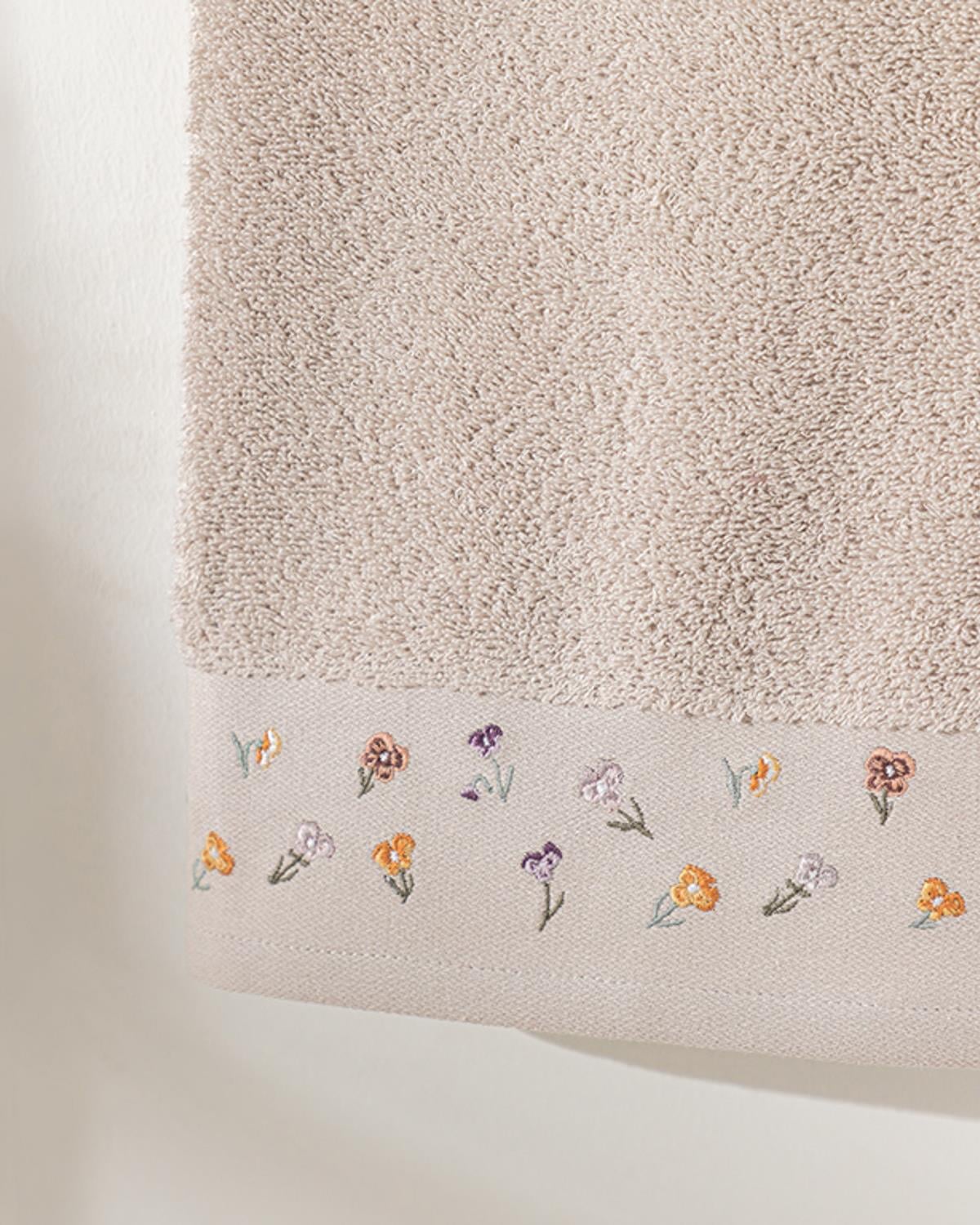 Floral Кърпа За Лице С бродиран борд 50x80 см Бежов