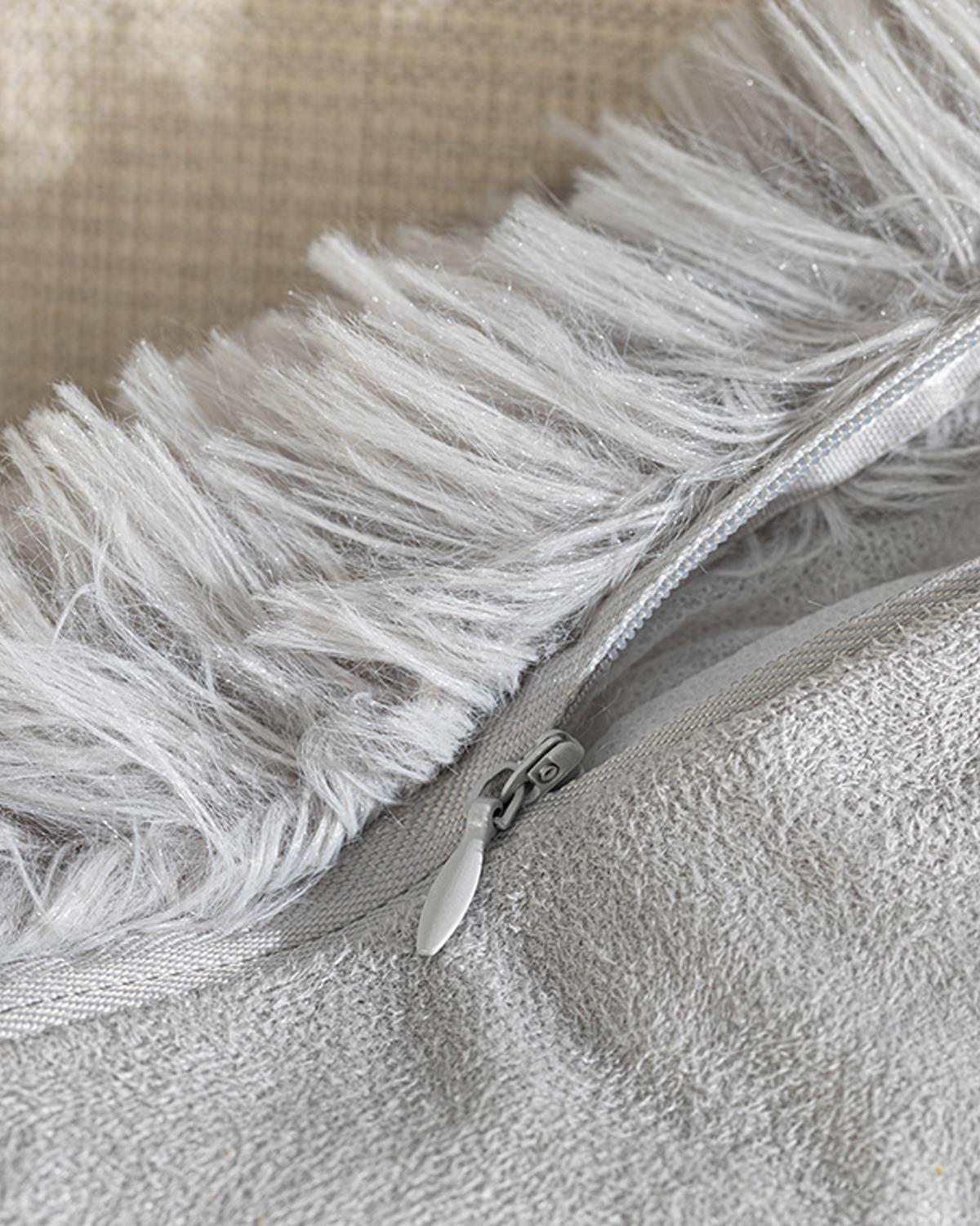 Fluffy Декоративна Калъфка За Възглавница Плюш, Светло Сиво, 45 X 45 Cm