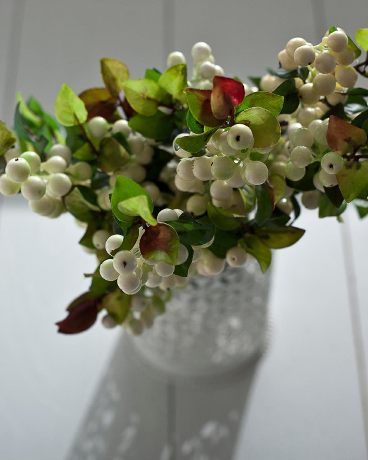 Fruit ИЗКУСТВЕНИ ЦВЕТЯ 3 клонки 45 cm White