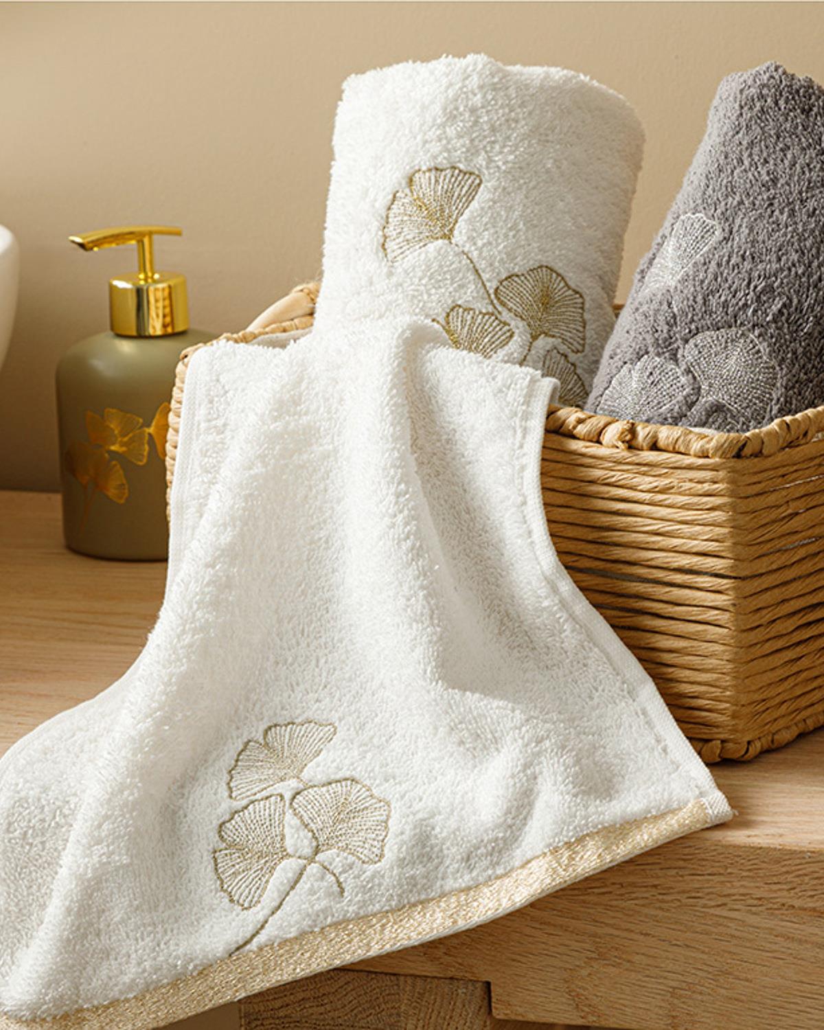 Ginkgo Leaf Кърпа За Ръце С бродерия 30x45 см Екрю - Златен.