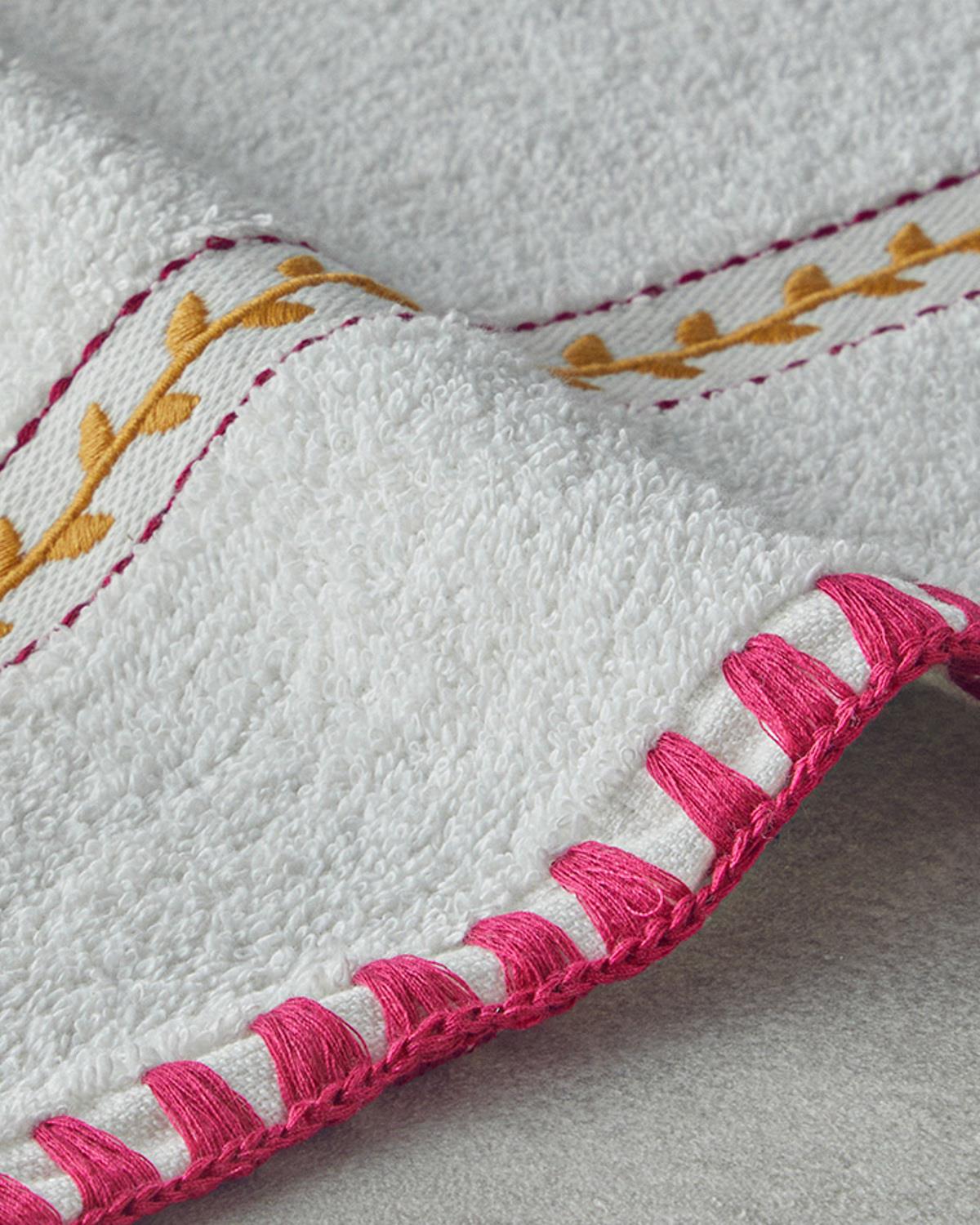 Linefull Chain Кърпа За Лице С бродерия Памучен 50x80 см Екрю