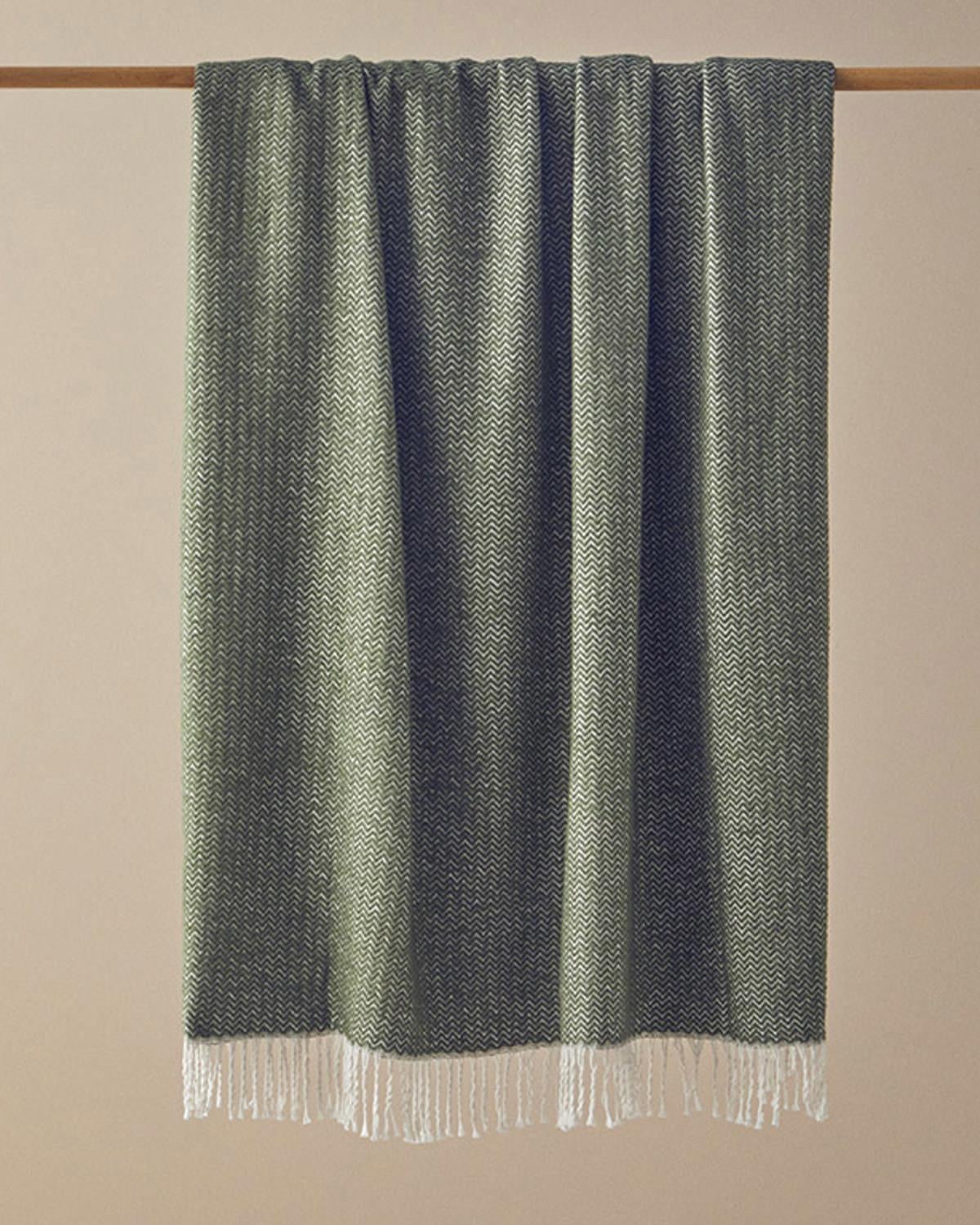 Lucent Chair Shawl 130x170 cm Green