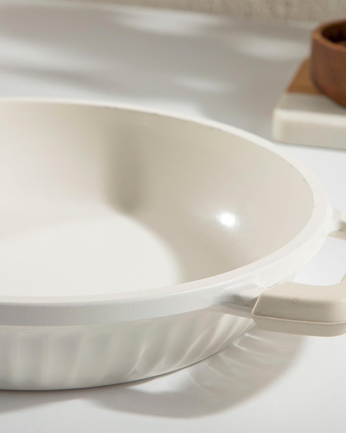 Master Cast Aluminum Casting Shallow Frying Pan 20 cm Cream