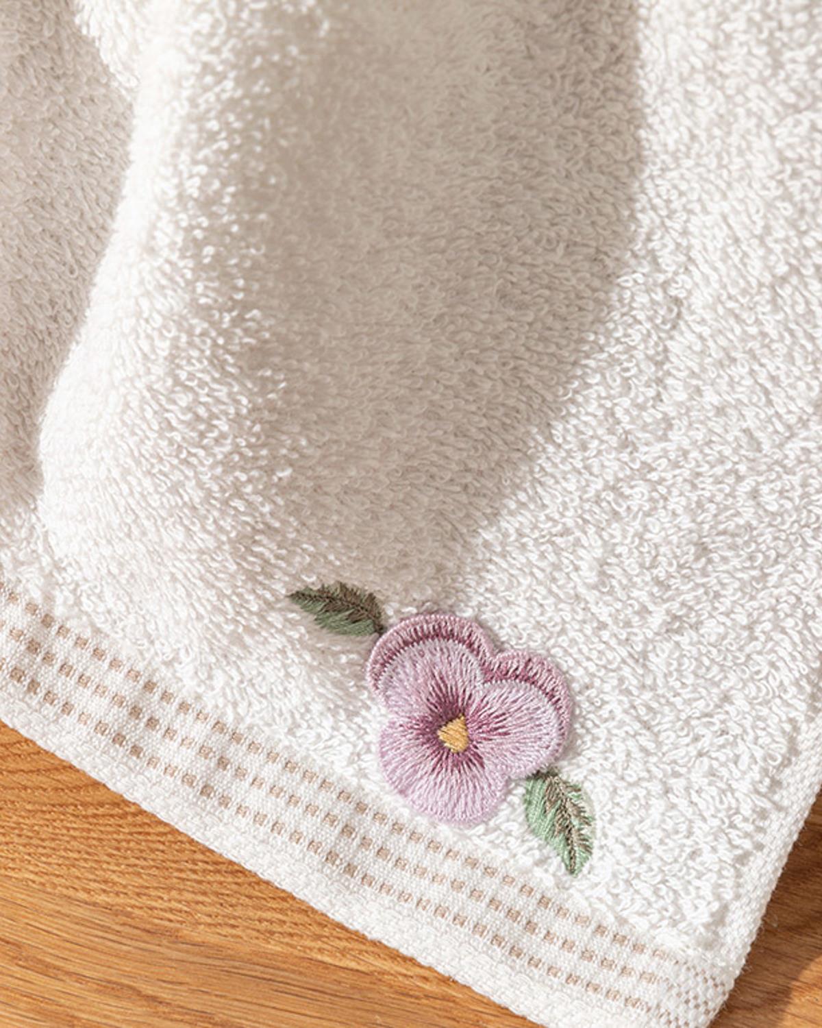Mauve Кърпа За Ръце С бродерия 30x45 см Кремав